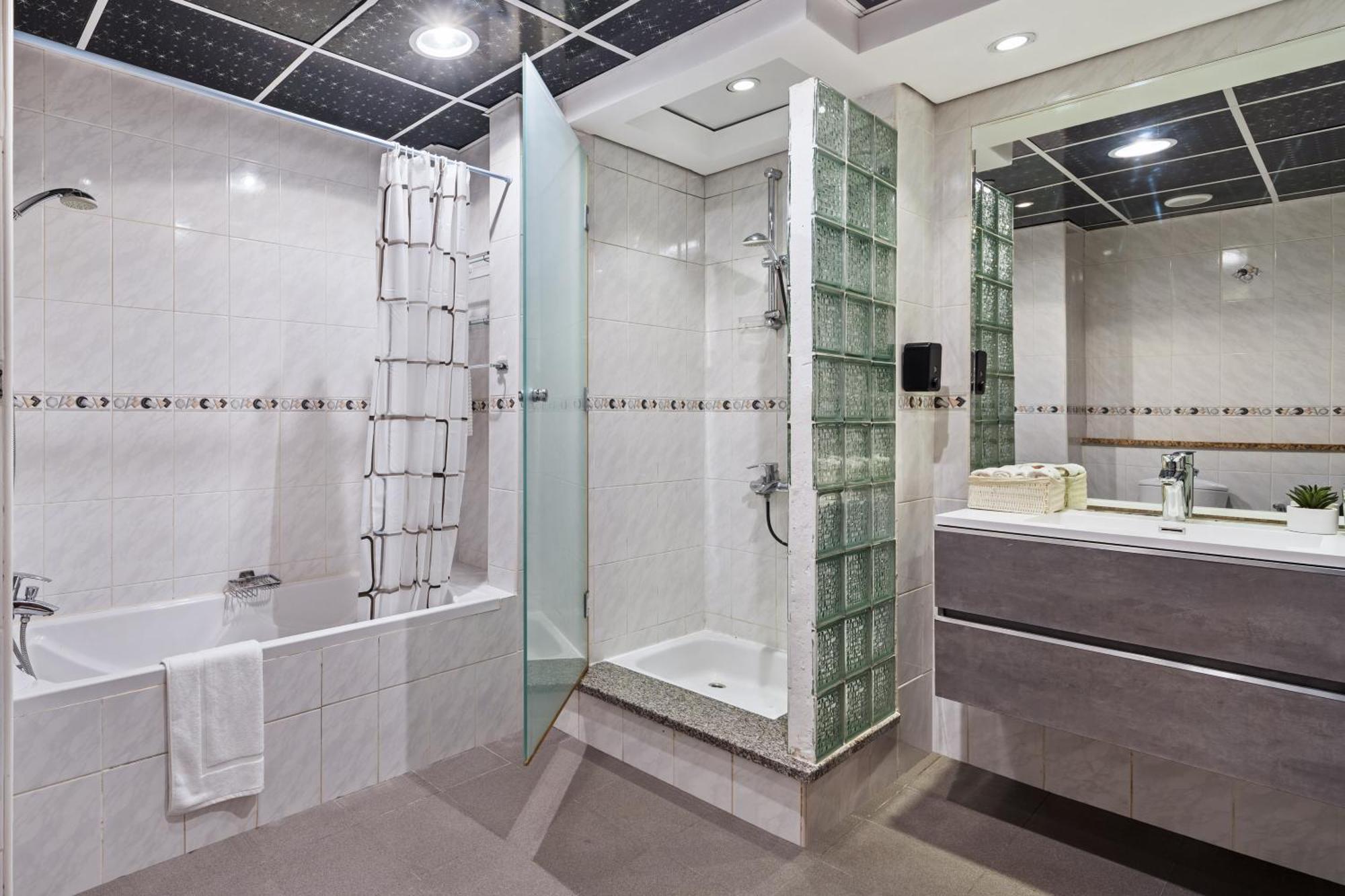 La Buena Vida: Panoramic Lake View Condo Near Dubai JLT Metro Exterior photo