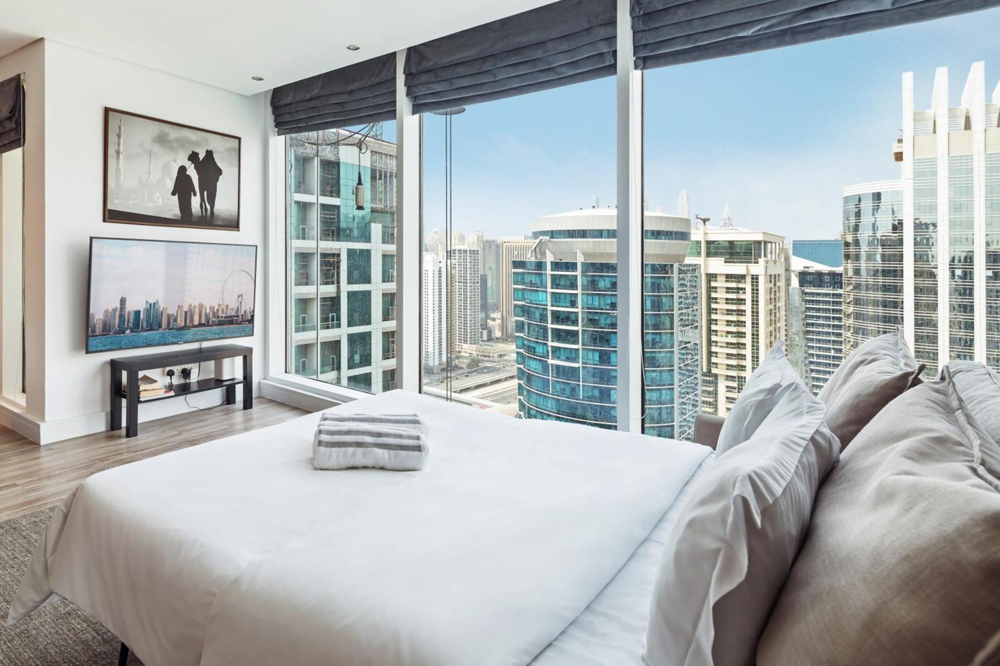 La Buena Vida: Panoramic Lake View Condo Near Dubai JLT Metro Exterior photo